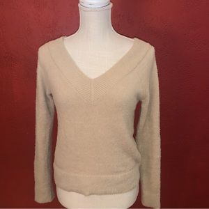 Womens v-neck sweater by Jessica Simpson size medium very soft tan color
